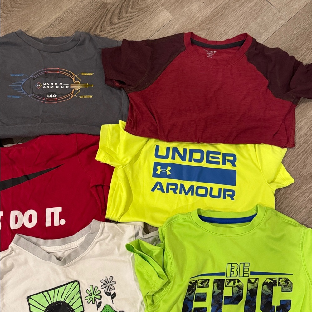 Under Armour Kids' T-Shirts - Black, Red, Green, Blue, Gray - Picture 4 of 4
